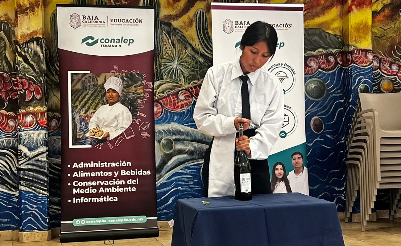 Presentan evaluación final estudiantes de Alimentos y Bebidas de CONALEP plantel Tijuana II