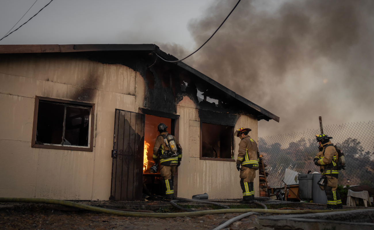 Incendio deja a familia sin vivienda en la colonia Montes Olímpicos