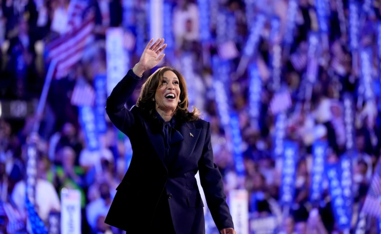 Recauda Kamala Harris 540 mdd en el primer mes de campaña