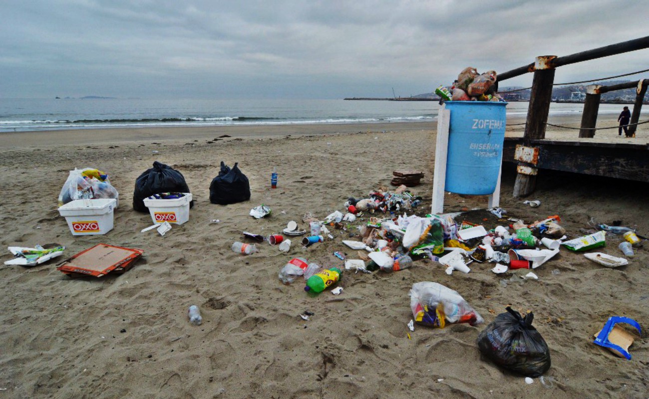 Visitantes dejan basurero en Playa Hermosa