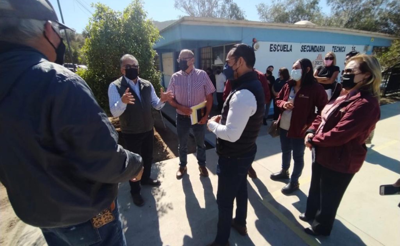 Autoridades educativas y sindicales recorren escuelas de Ensenada