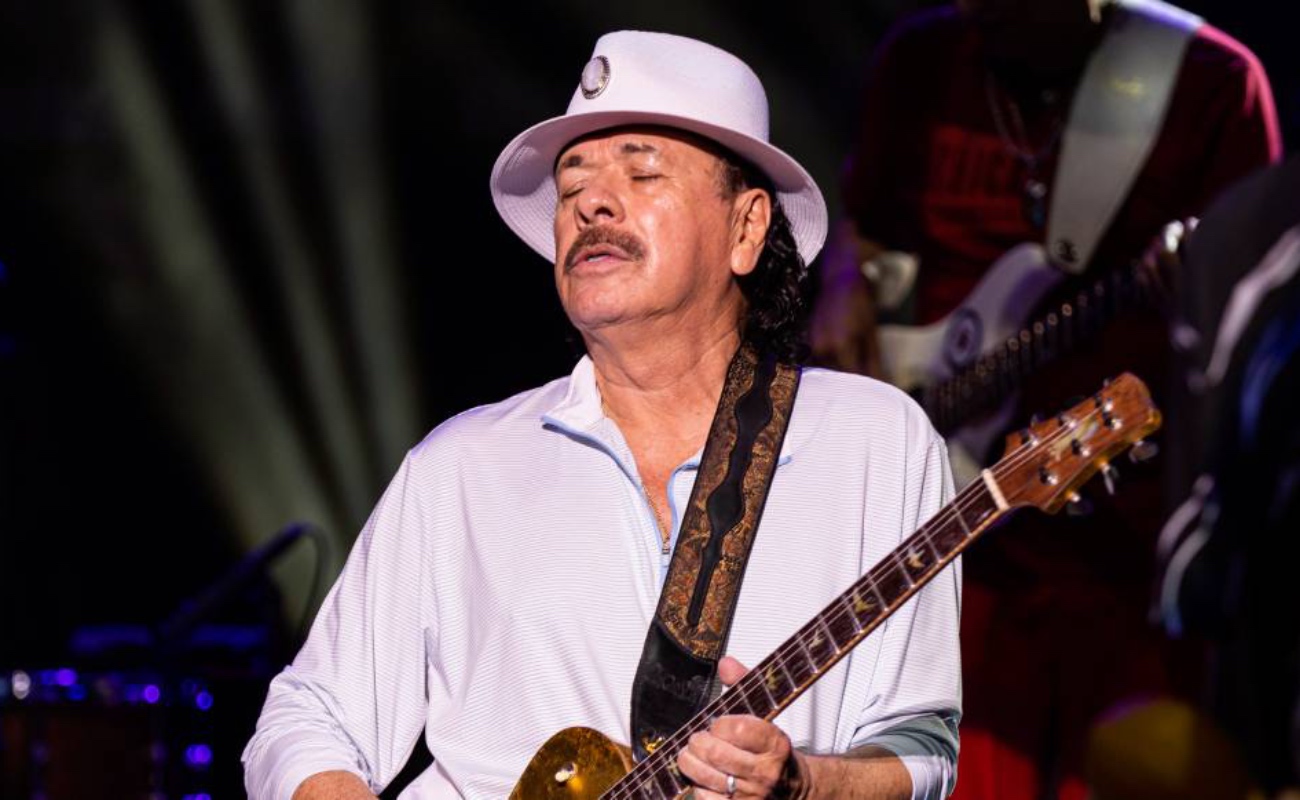 Carlos Santana “está bien" tras desmayarse en pleno concierto