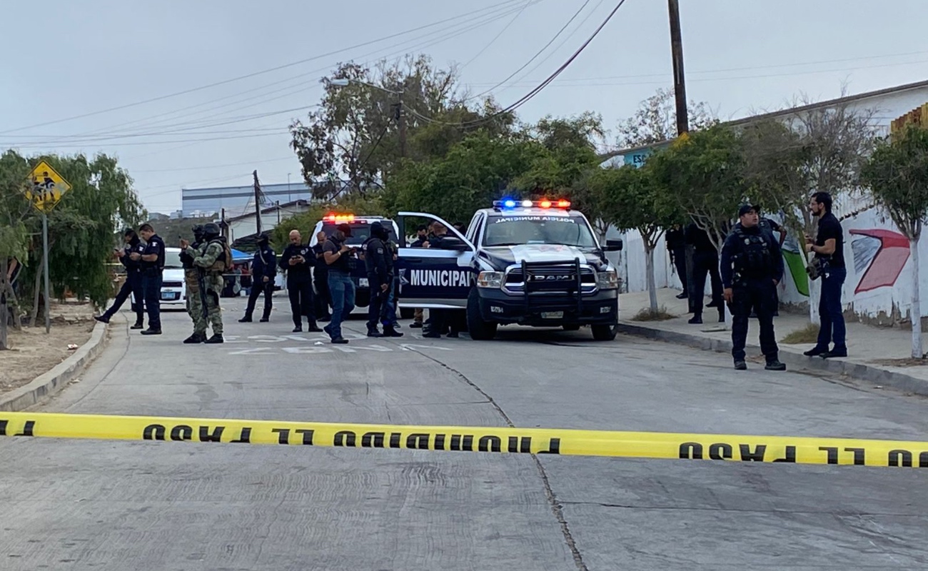 Atacan a policía municipal en Las Cumbres, se reporta grave
