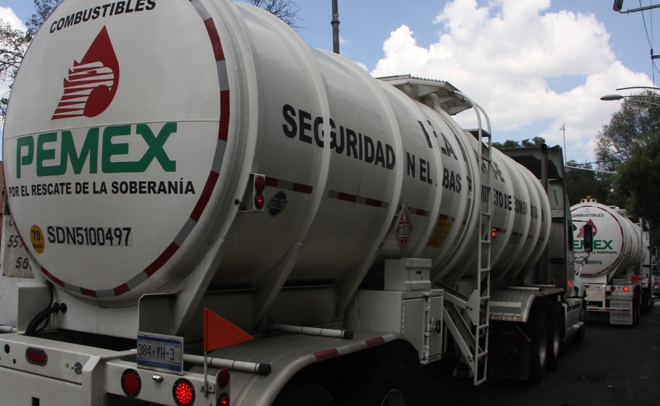 Alistan Pemex y autotransportistas rutas alternas para el suministro de combustible