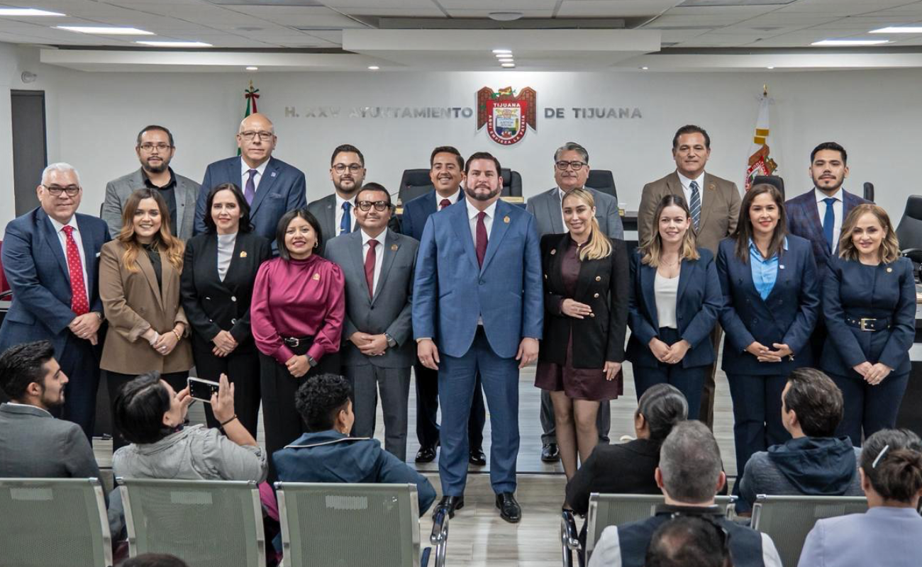 Presenta Ismael Burgueño su primer Informe de Gobierno ante el Cabildo