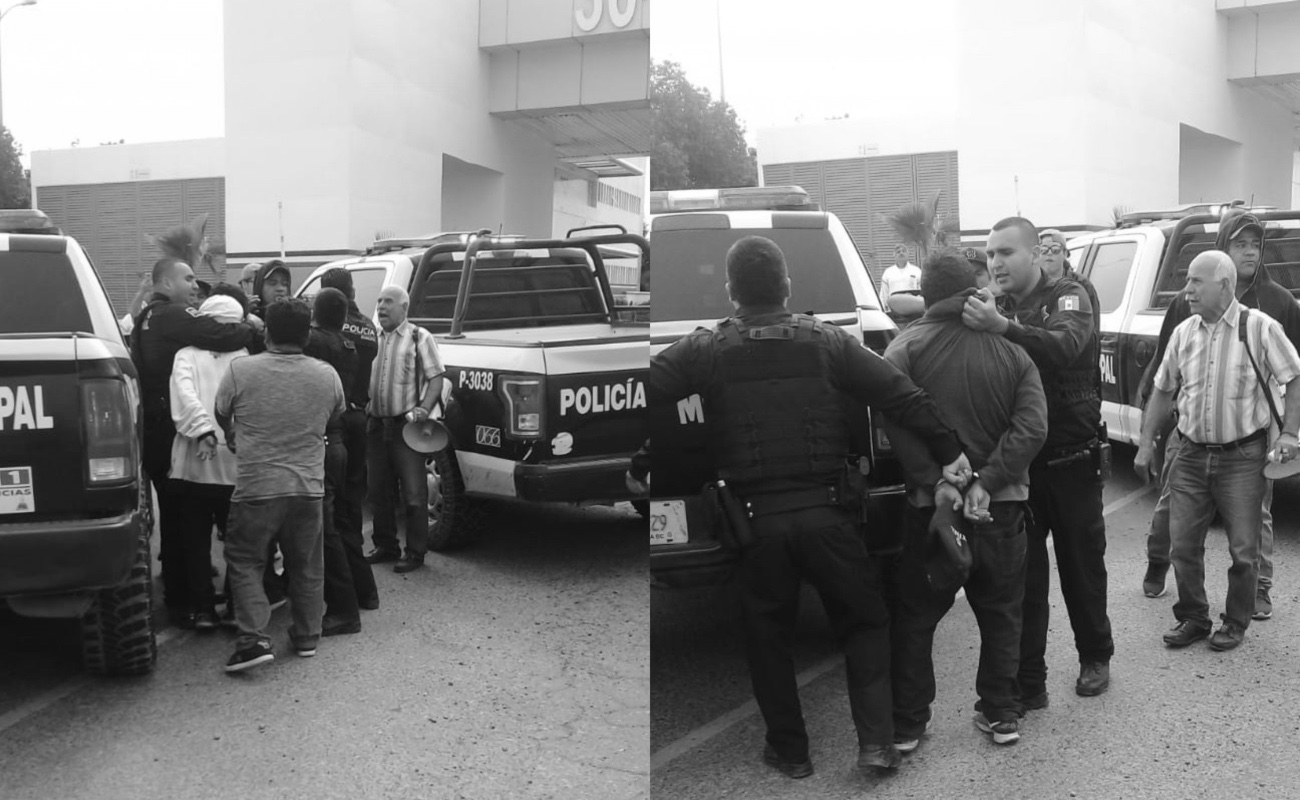 Por riña y robo detienen a cuatro manifestantes en la caseta de San Miguel