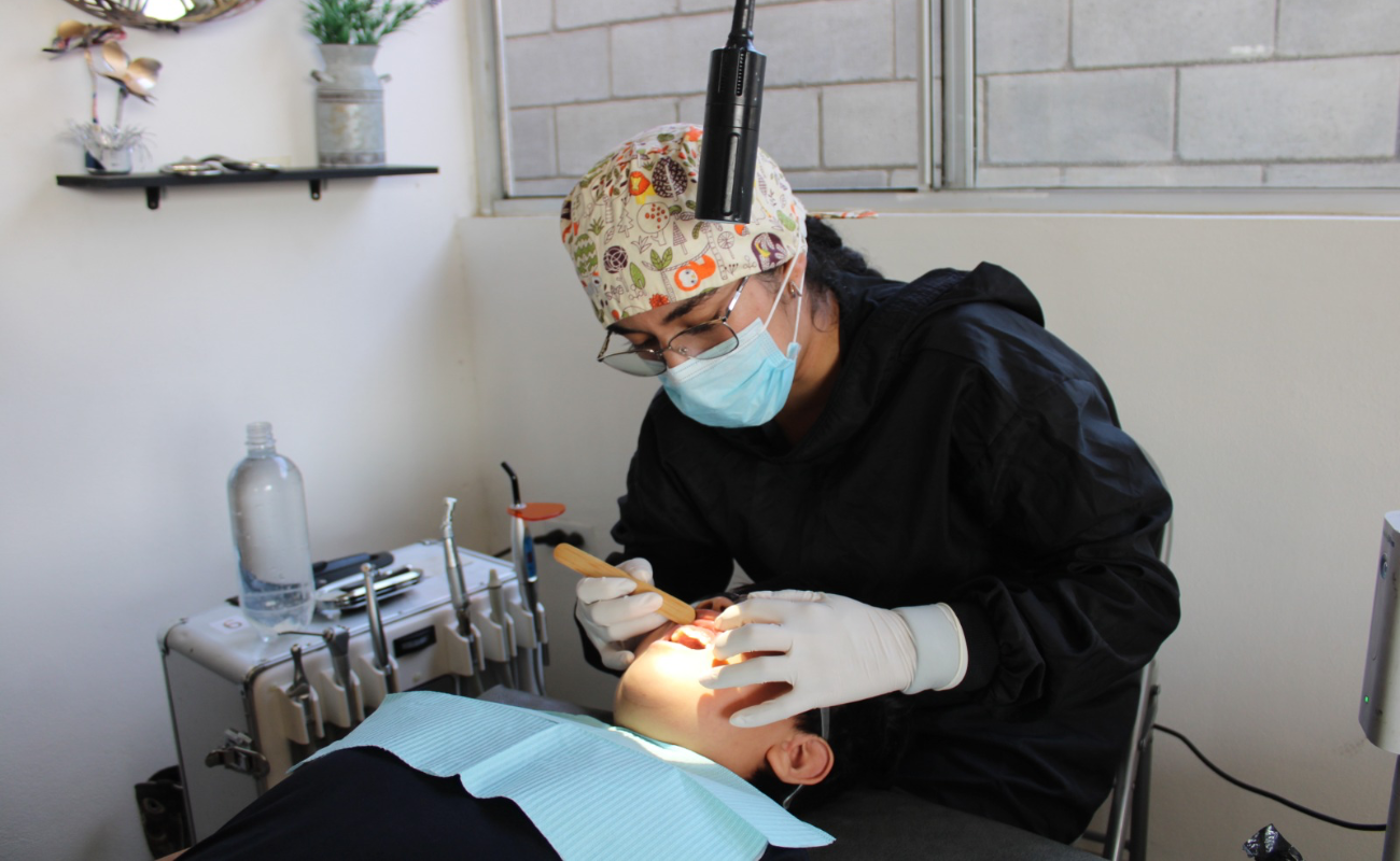 Atienden salud dental de usuarios del DIF Pilares en Tijuana