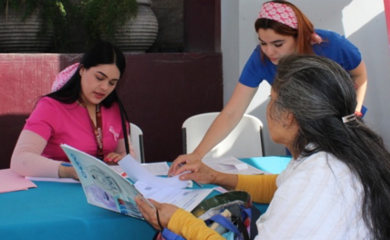 Ofrecen detección gratuita de cáncer cérvico uterino en estacionamiento de Palacio Municipal de Rosarito
