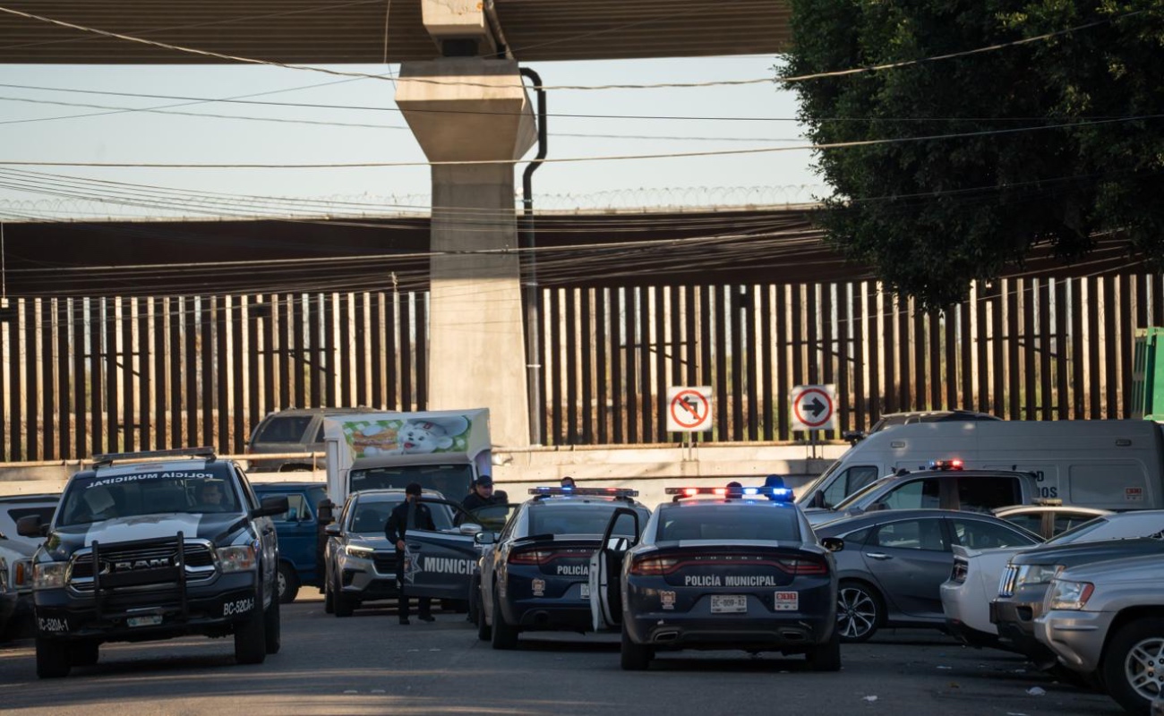 Hombre lesionado de bala llega a la delegación Zona Norte; autoridades detienen a responsable