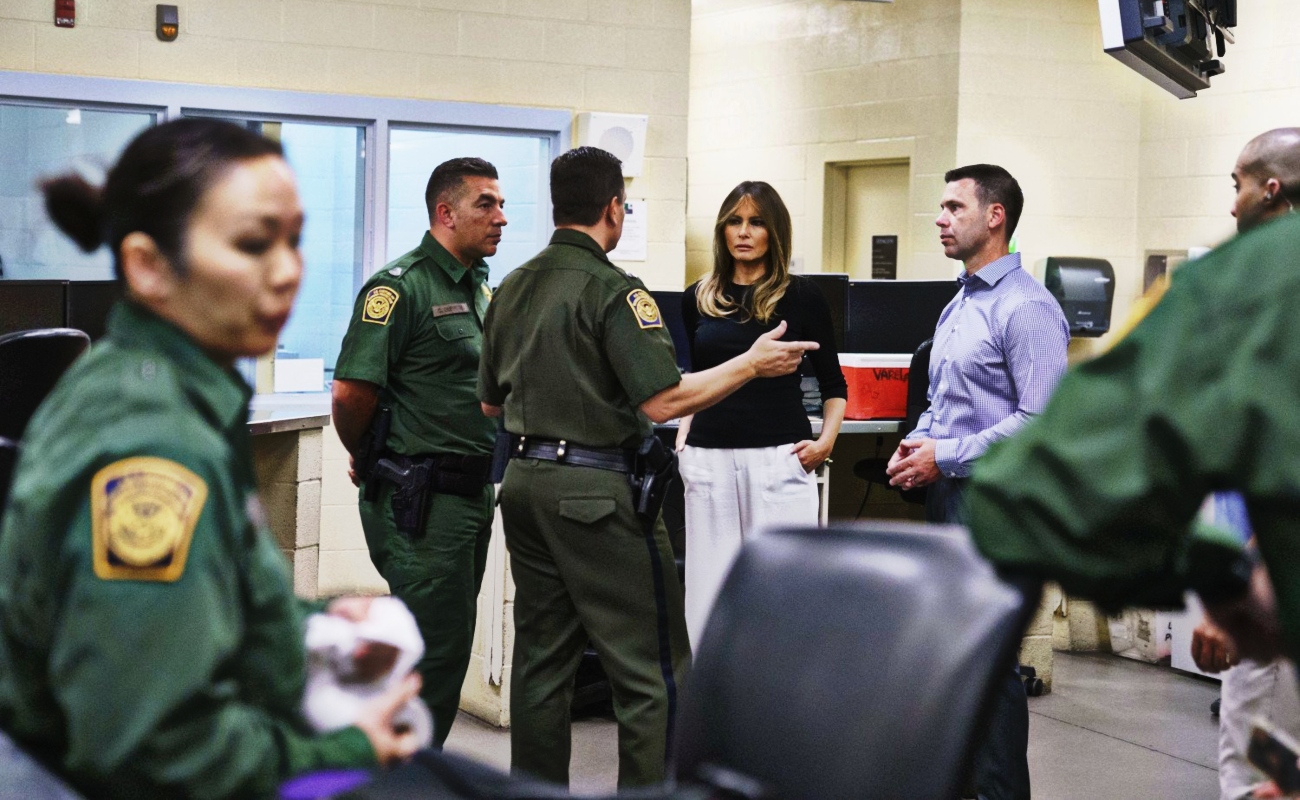 Melania visita centros de detención en Arizona