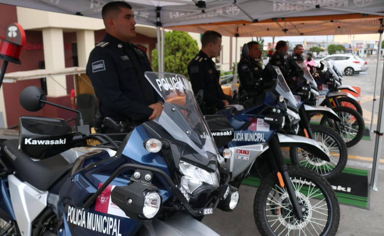 Entrega Araceli Brown cinco nuevas motocicletas a la Secretaría de Seguridad Ciudadana