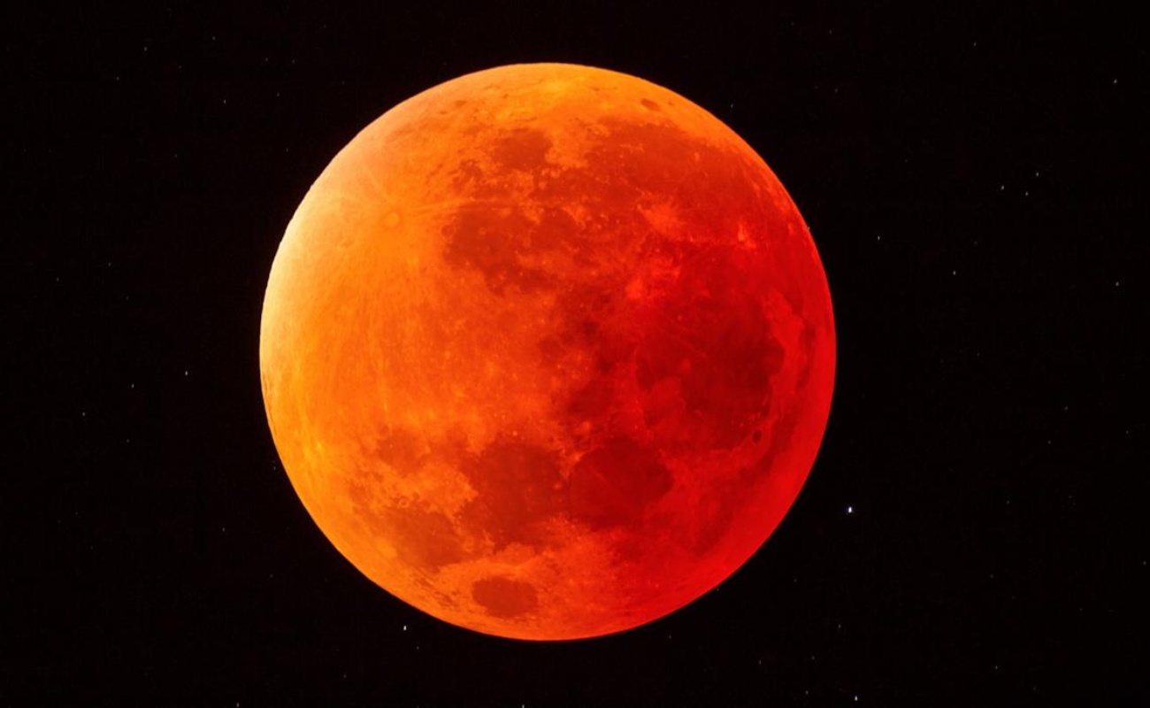¿Por qué el eclipse total de Luna de mañana es el más largo del siglo?
