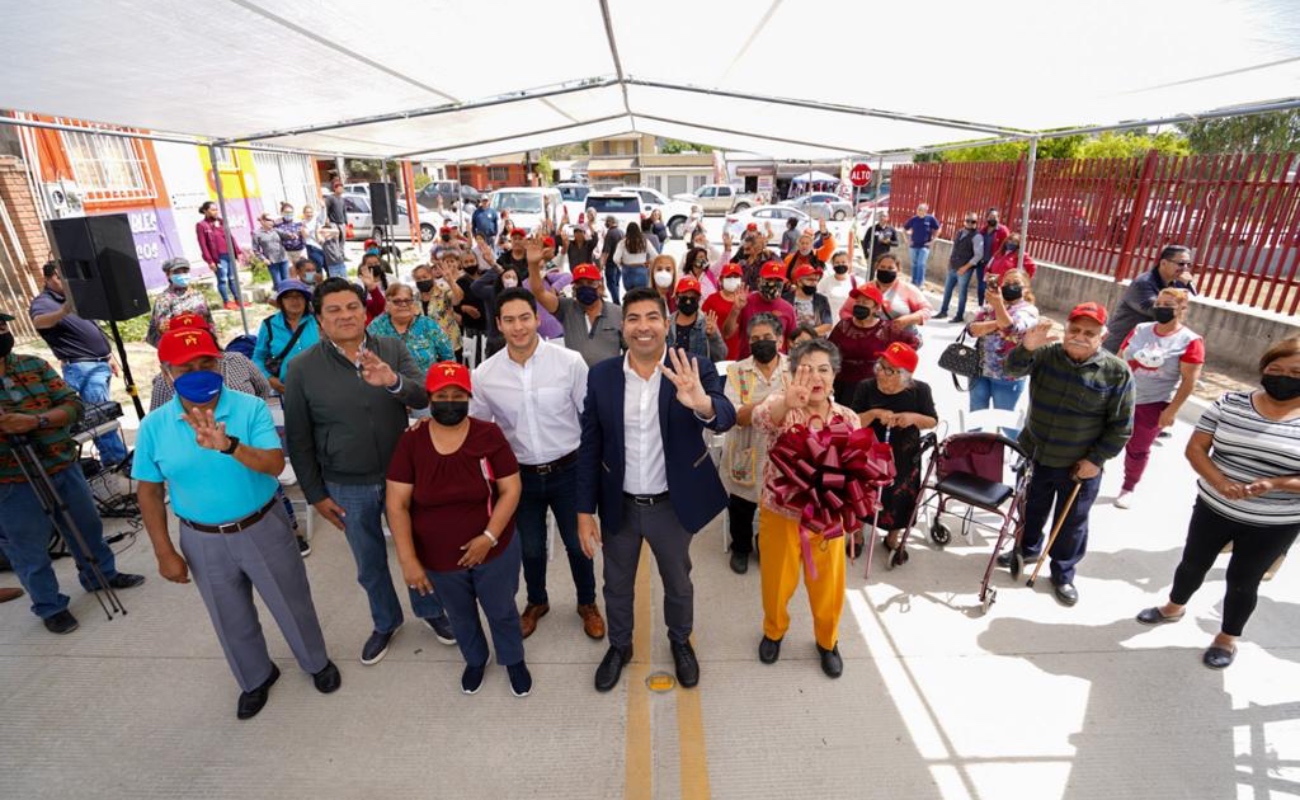 Inaugura alcalde Armando Ayala pavimentación la calle Cedro de Lomitas II