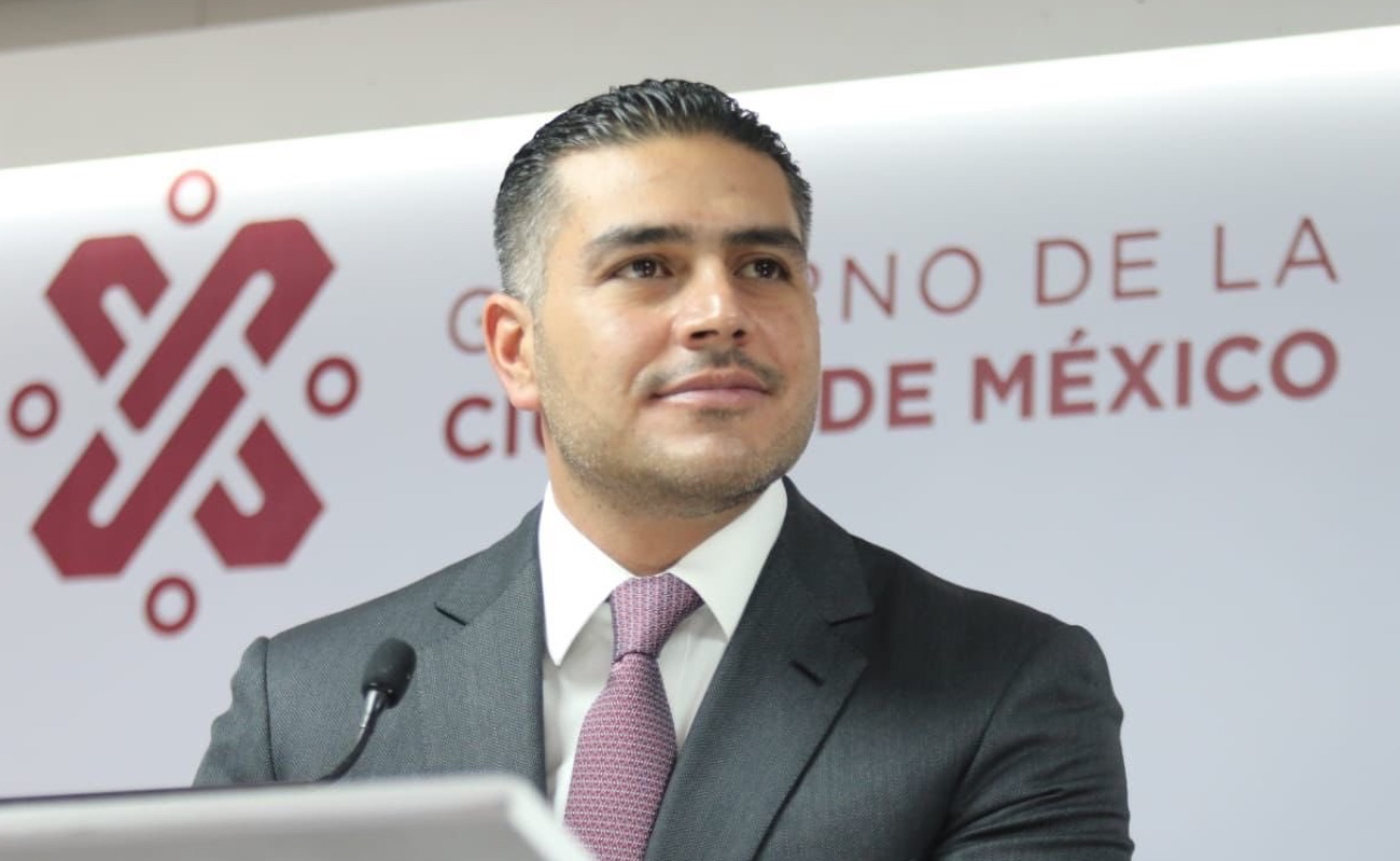 Señala Fiscalía a García Harfuch de ayudar a construir la “verdad histórica” del caso Ayotzinapa