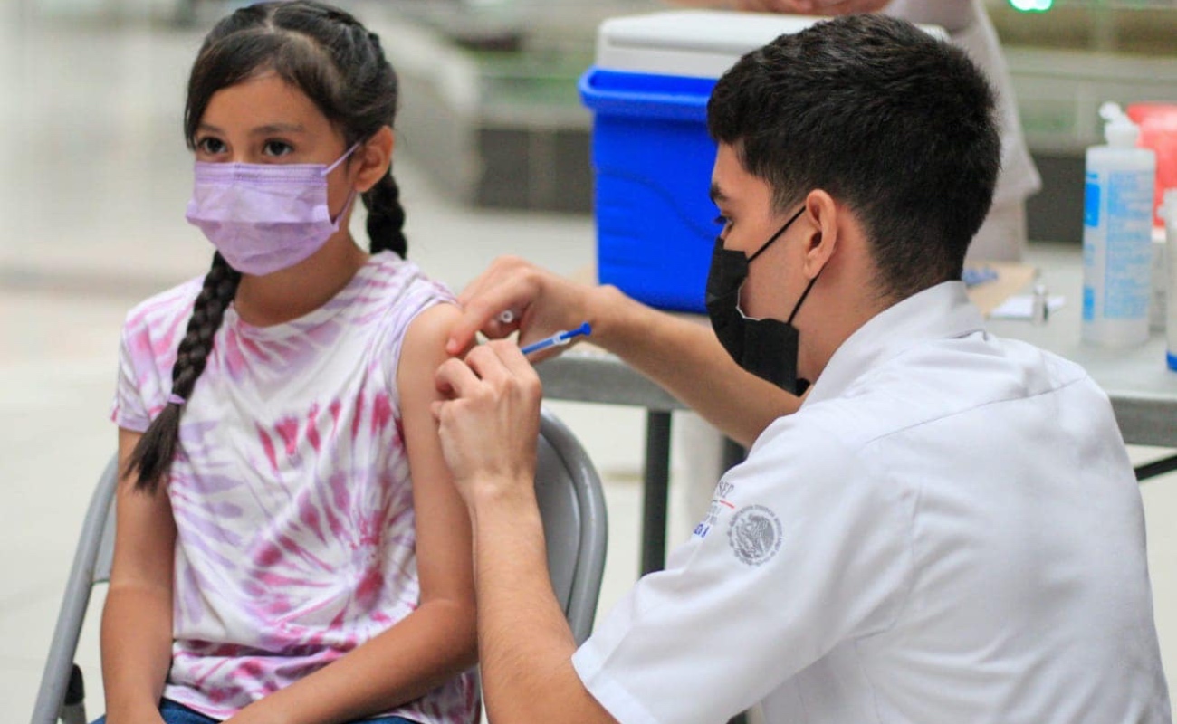 Reiteran llamado a vacunar contra el Covid-19 a menores antes del regreso a clases