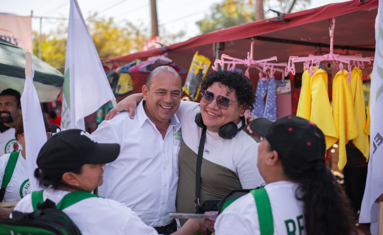 Reciben en la colonia Ampliación Guaycura a René Romandía