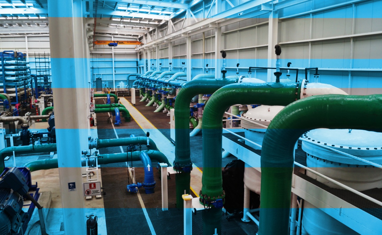 Desalinizadora aporta los primeros 160 litros de agua