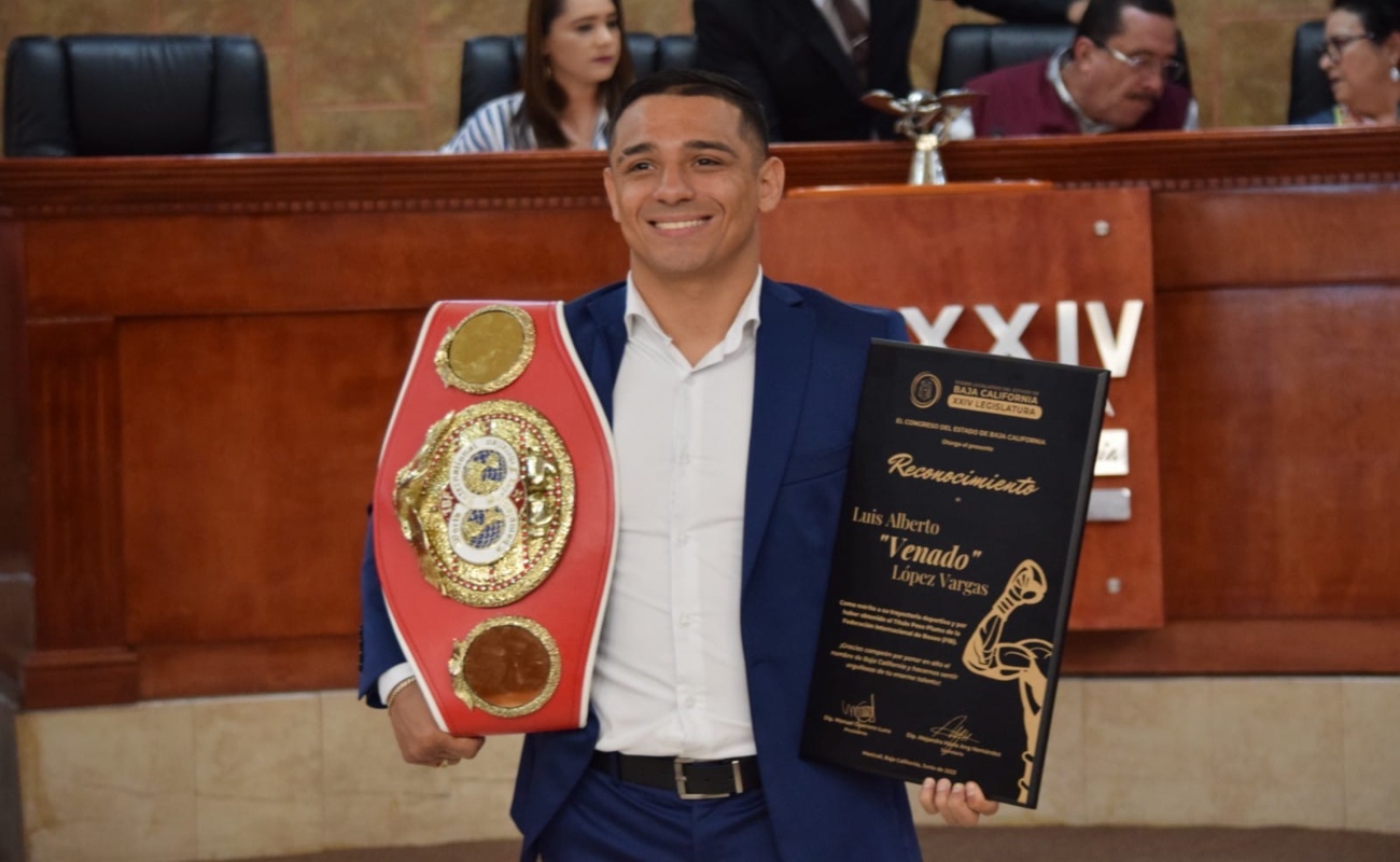 Entrega Congreso del Estado reconocimiento al campeón mundial peso pluma “El Venado” López