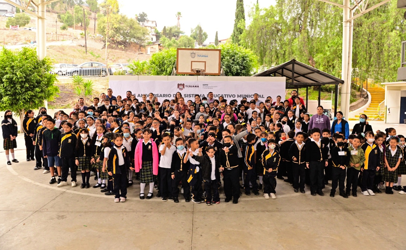 Ayuntamiento de Tijuana celebró el 66 aniversario del Sistema Educativo Municipal