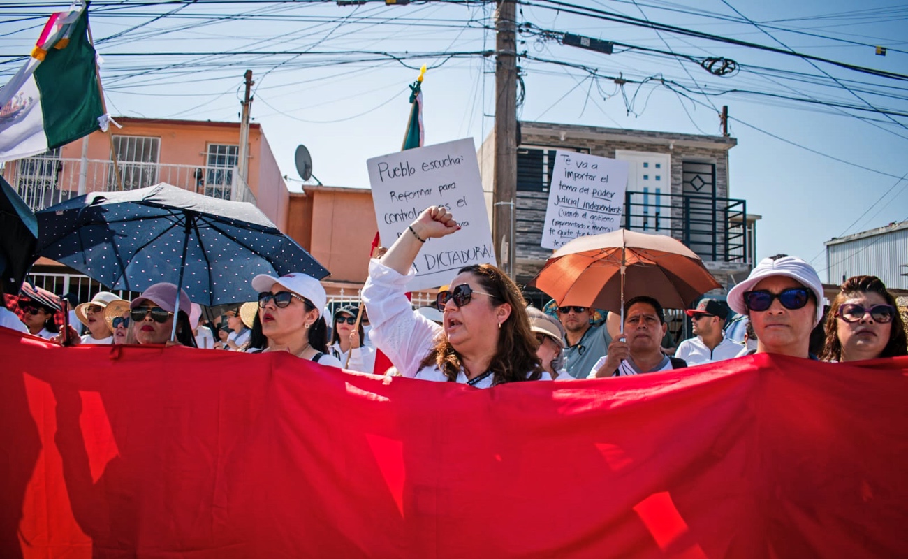 Trabajadores del PJF se manifiestan y colectan firmas para amparo en la Garita de Otay