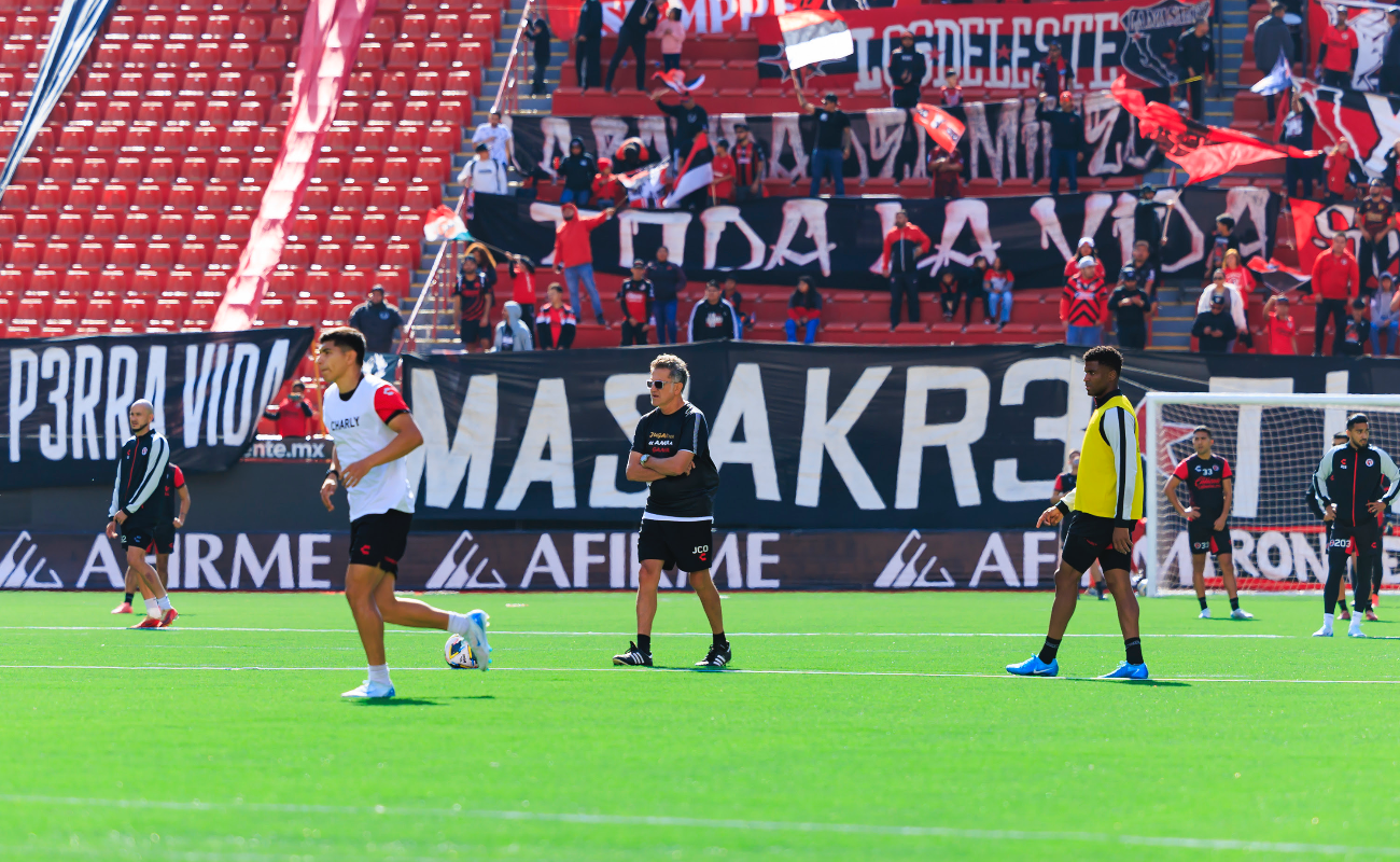 Afición Xoloitzcuintle apoyó a su equipo en el entrenamiento rojinegro