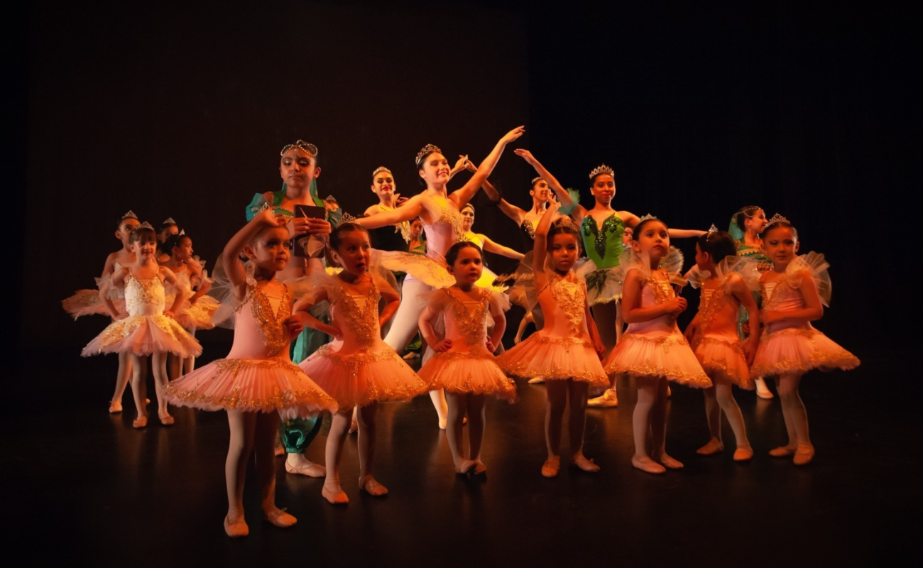 Concluye CEART Tecate cursos de ballet con gran espectáculo