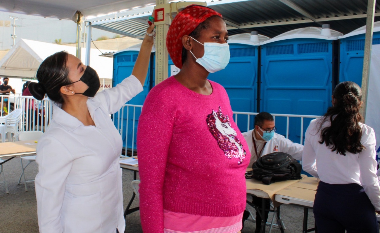 Atiende Secretaría de Salud a migrantes en el albergue federal “Carmen Serdán”