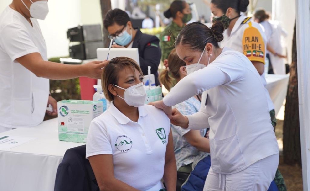 Reanuda México campaña de vacunación contra Covid-19 en personal de salud