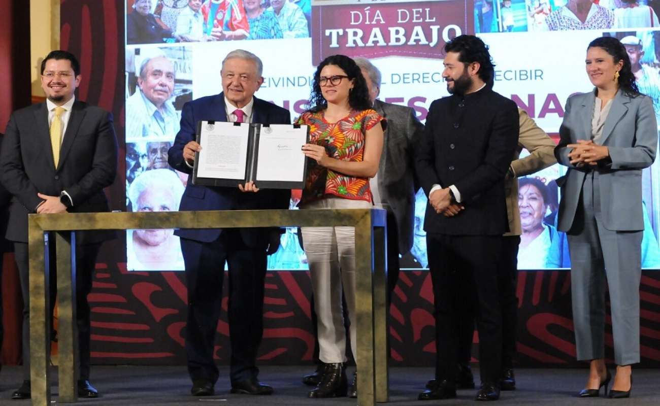 Firma el presidente López Obrador, decreto del Fondo de Pensiones para el Bienestar; pagará la primera el 1 de julio de 2024
