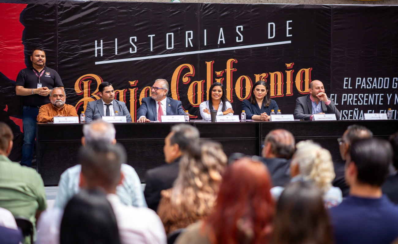 Presenta alcaldesa Montserrat Caballero el libro “Historias de Baja California” de Carlos Mora