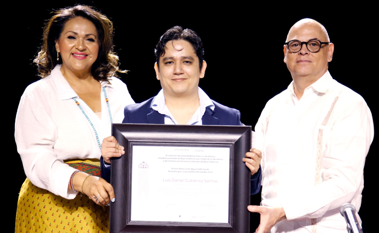 Recibe Luis Daniel Gutiérrez Salinas el Premio Bellas Artes Baja California de Dramaturgia “Luisa Josefina Hernández” 2024