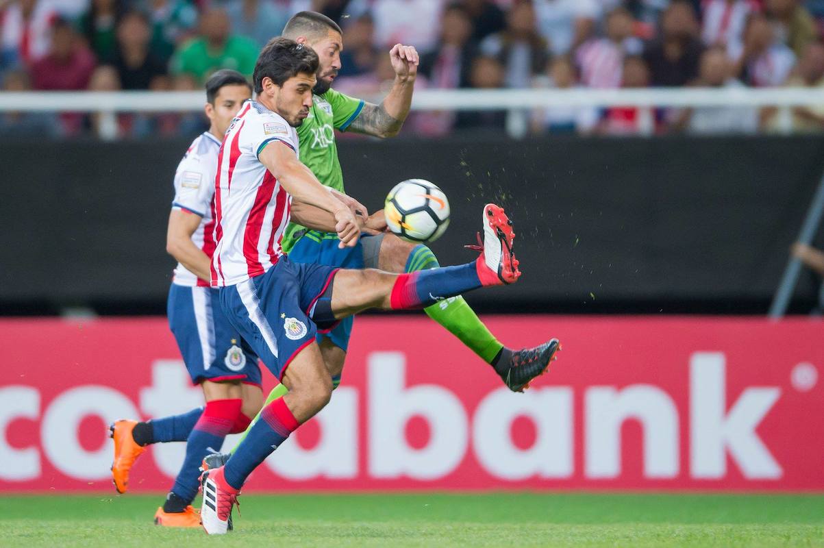 Presionadas Chivas se meten a semifinales