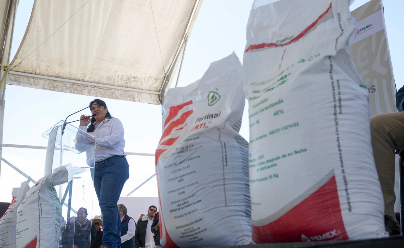 Inicia Gobierno de México entrega nacional de fertilizante gratuito para aumentar producción de granos básicos
