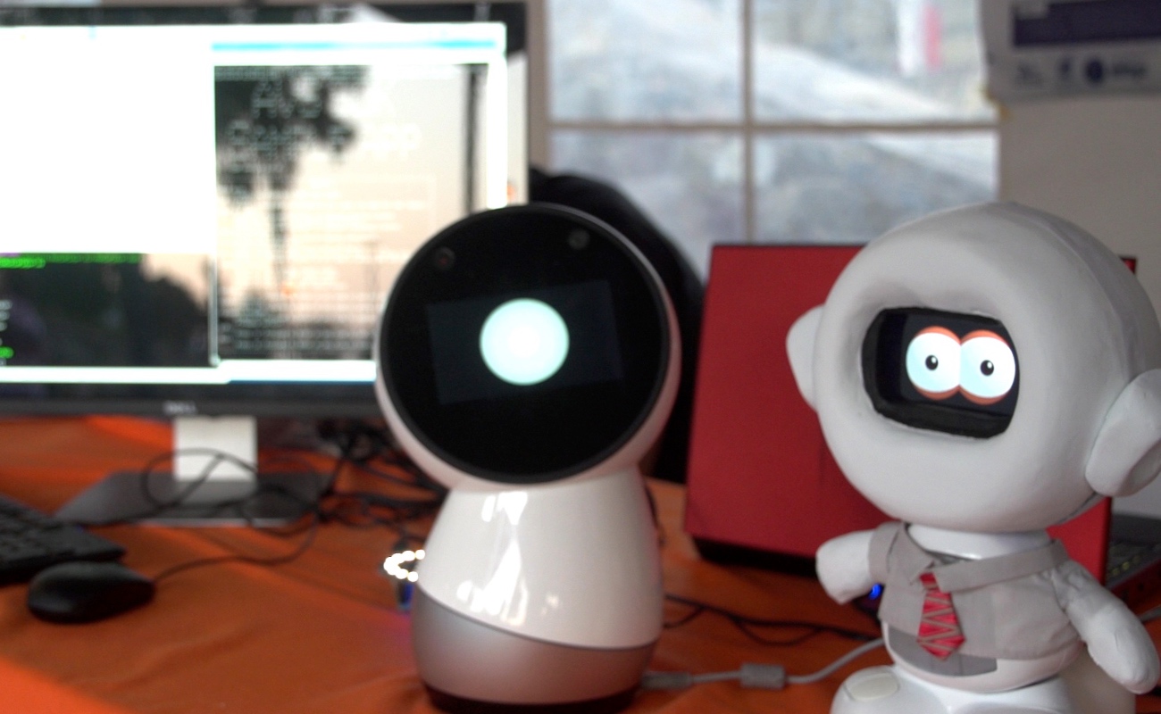 Desarrolla CICESE robot para brindar asistencia a adultos mayores