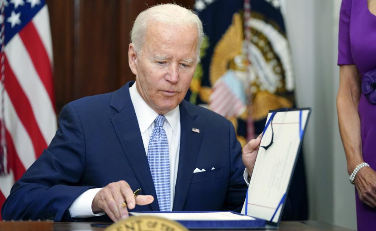 Promulga Joe Biden histórica ley sobre control de armas en Estados Unidos