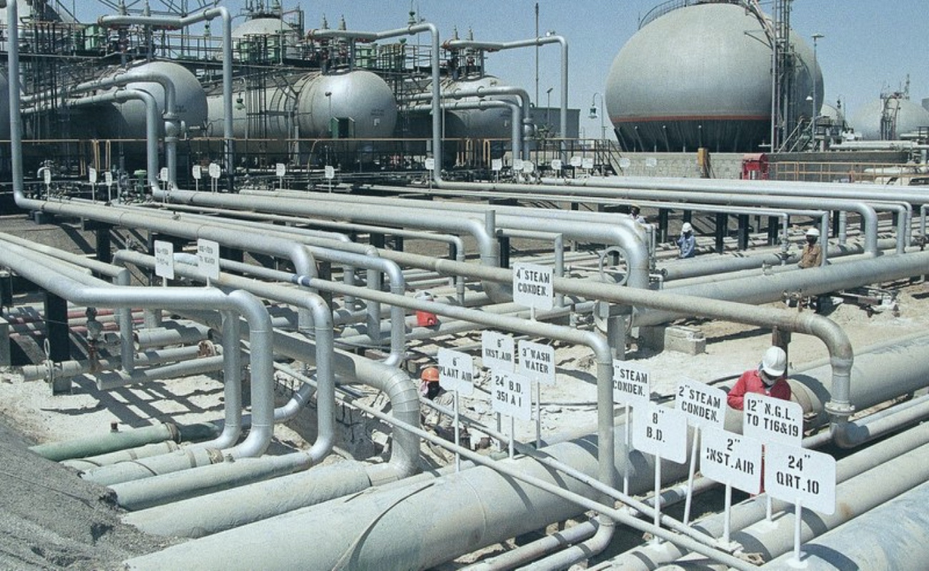 Precios del crudo se desploman por falta de acuerdo entre Rusia y OPEP