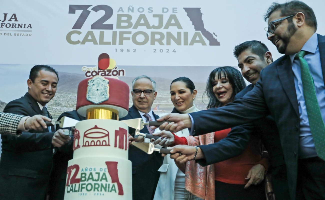 Conmemora Gobierno del Estado 72 aniversario de Baja California