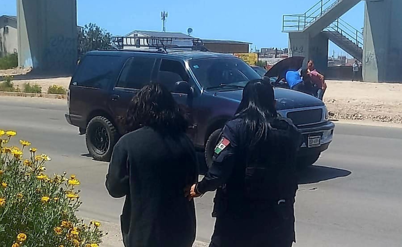 Evitan suicido agentes municipales y operador de C2 en Tijuana