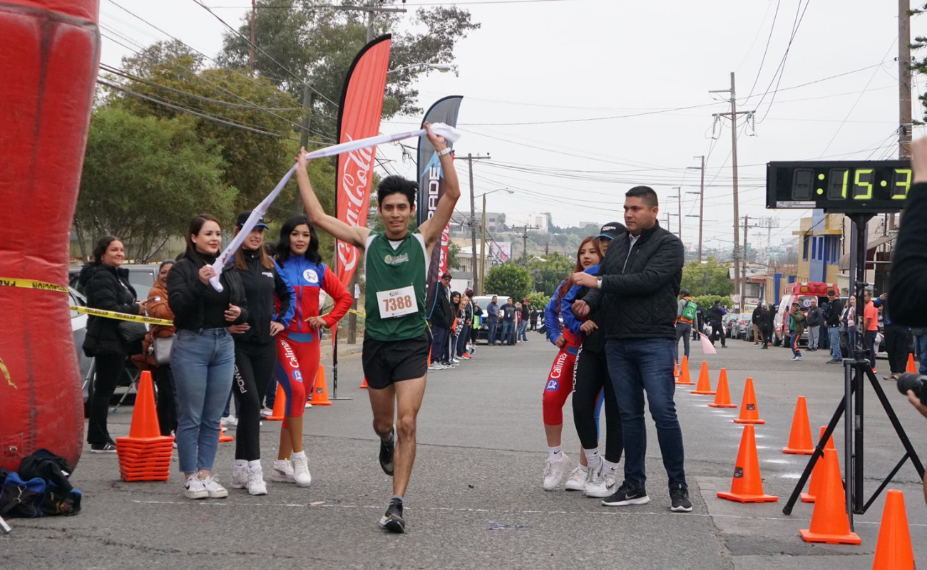 Triunfan Rolando Real y Tania Muñoz en San Antonio de los Buenos