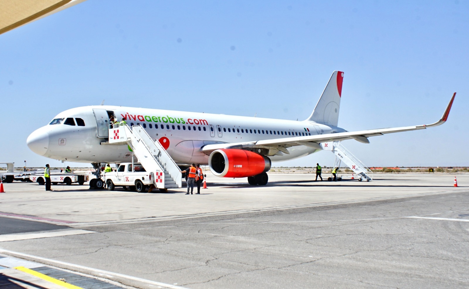 Anuncia Viva Aerobus nueva ruta aérea Tijuana - Tulum
