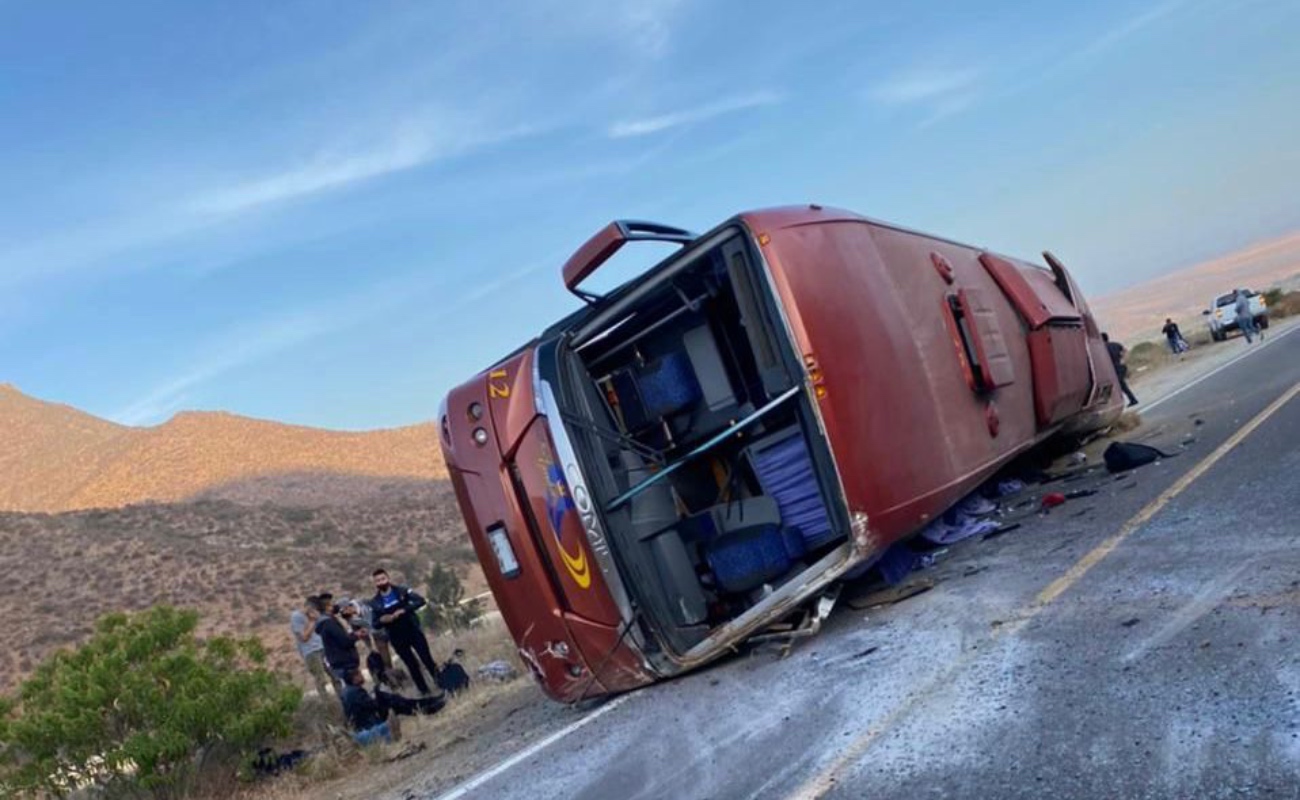 Camionazo deja nueve heridos en tramo Ensenada - San Vicente