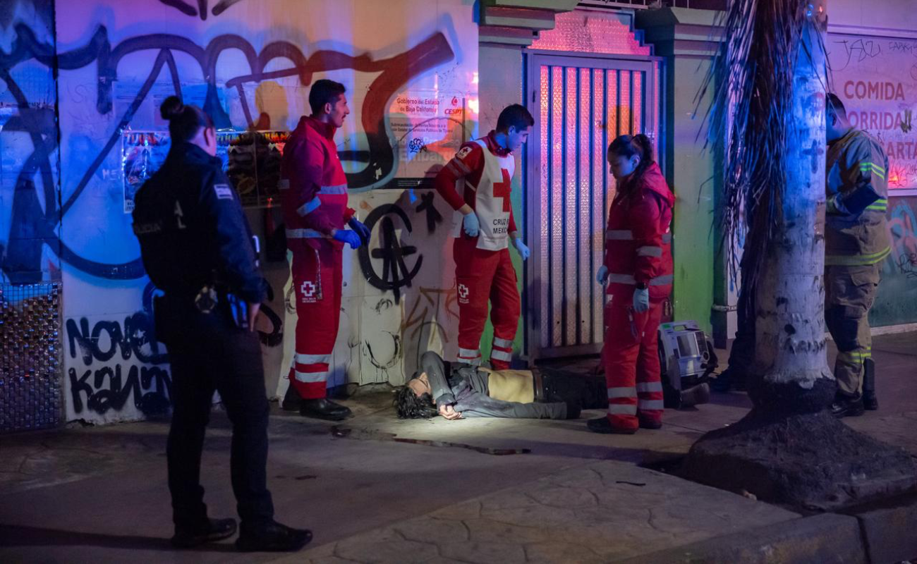 Atienden a hombre por presunta intoxicación en la Zona Norte