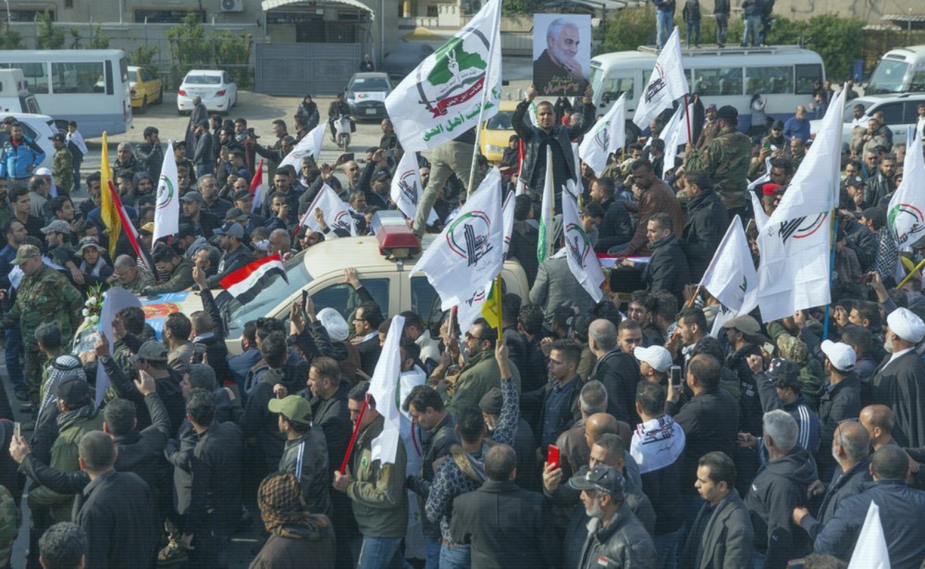 Miles de iraquíes despiden al general Soleimani