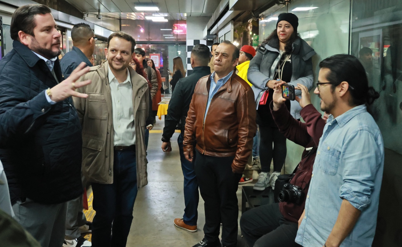 Invita Presidente Municipal, Ismael Burgueño a visitar la feria del libro antiguo y de ocasión en la Avenida Revolución