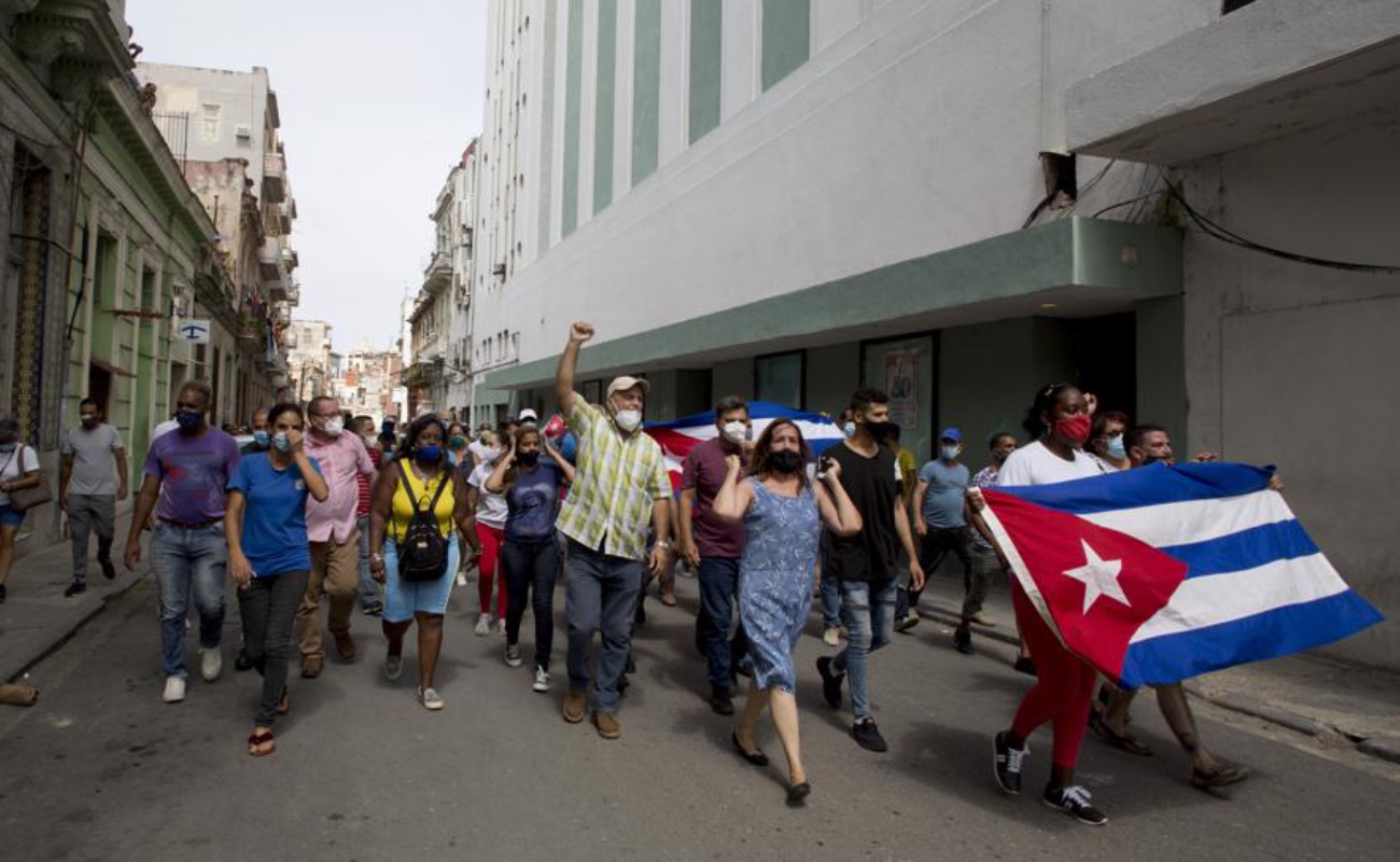 Salen miles de cubanos a protestar por desabasto de alimentos