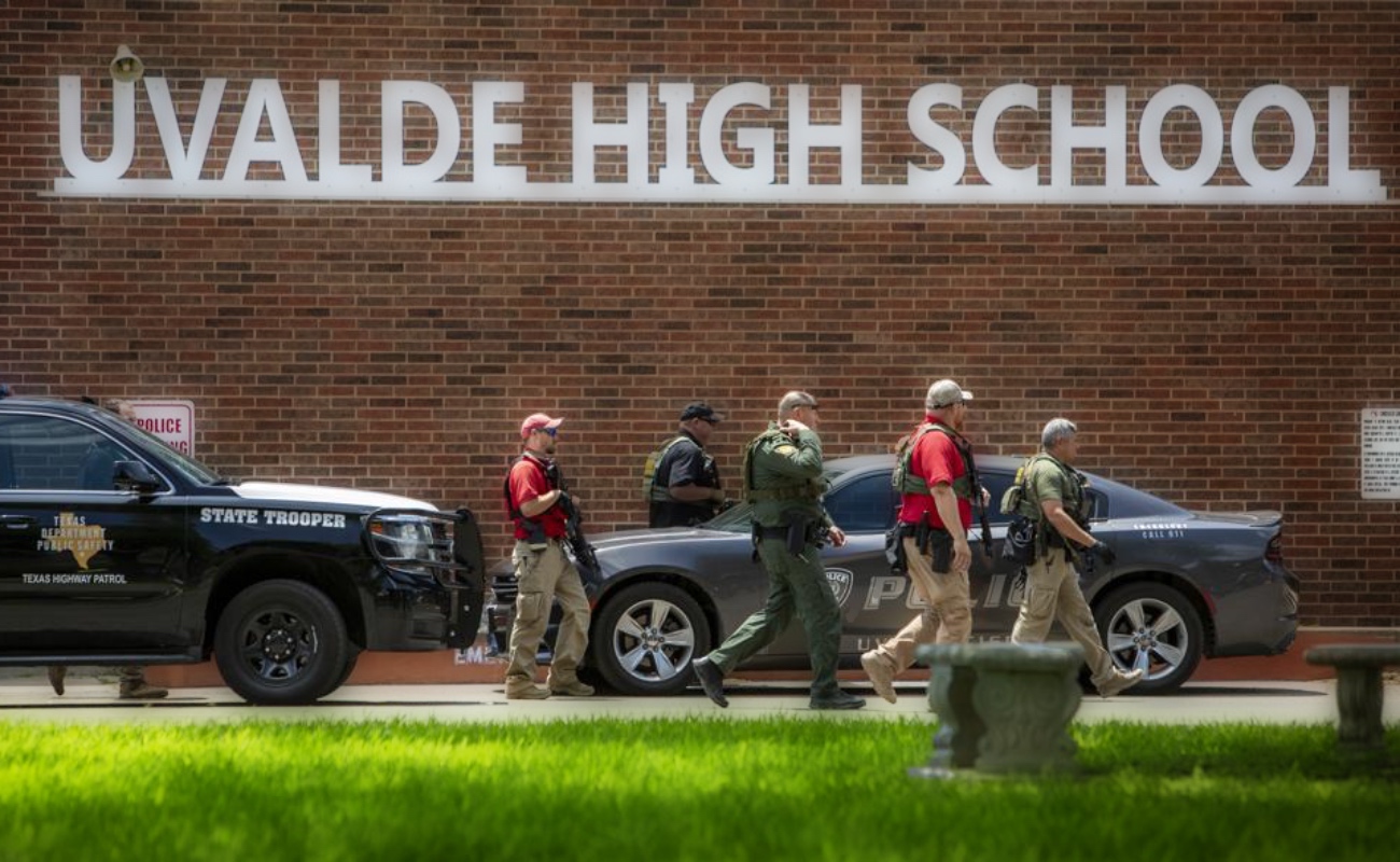 Mueren 14 estudiantes y un maestro en tiroteo en escuela primaria de Texas