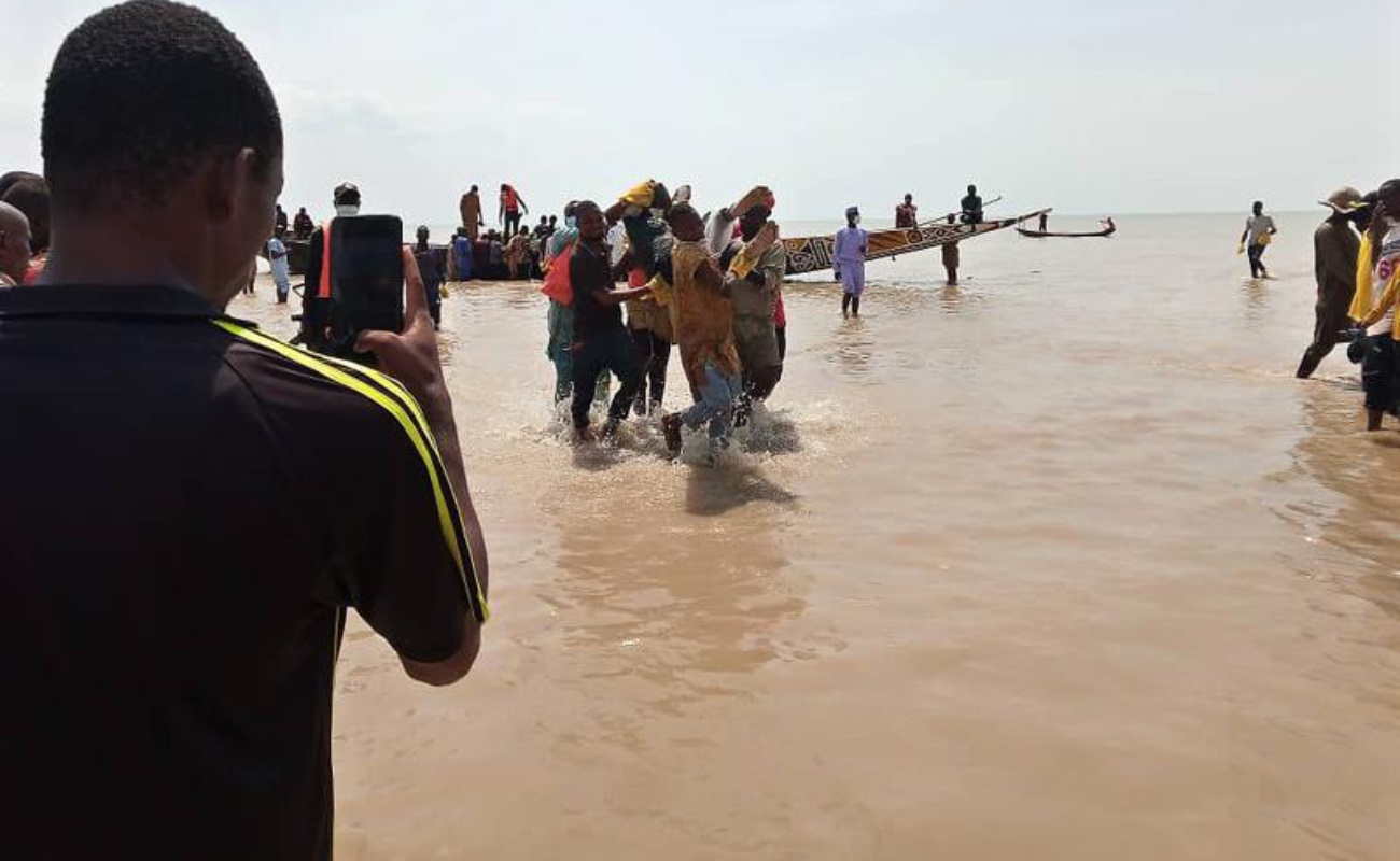 Naufragio en Nigeria deja 60 muertos y 83 desaparecidos