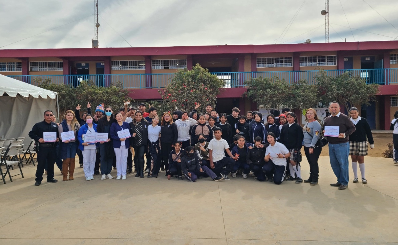 Realizan foro, en conmemoración por el Día Mundial del SIDA a alumnos de la secundaria No. 9.