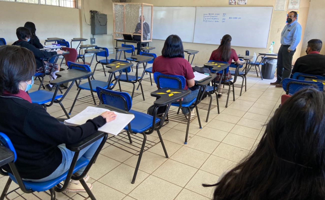 Retiene CECyTE Ensenada 92 por ciento de su alumnado