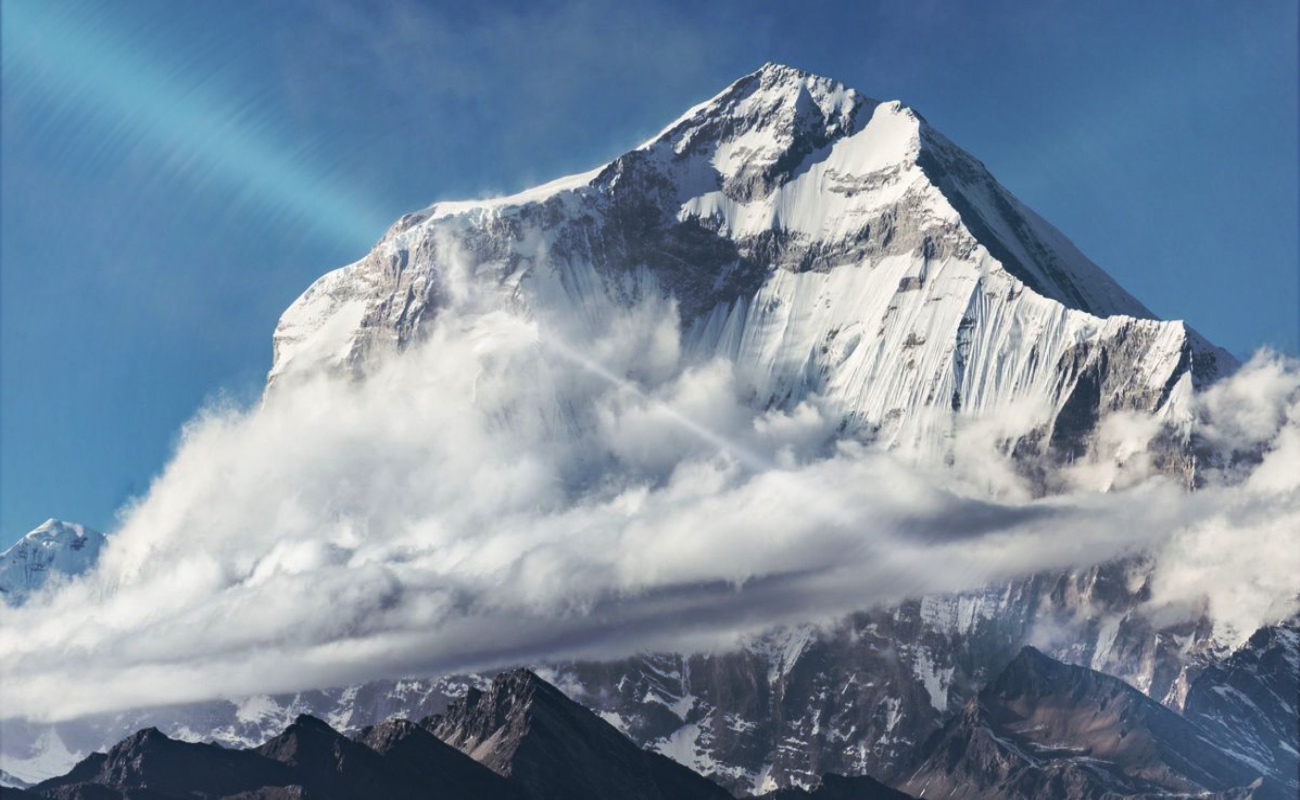 Mueren nueve alpinistas en el Himalaya